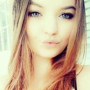 Meet your Posher, Aalexandria